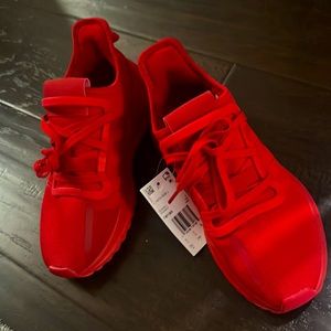 Kids Adidas tenis shoes boys size 5-51/2